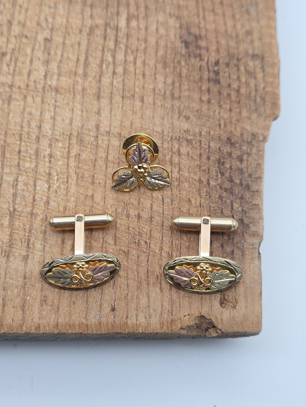 Vintage 10k 12k Black Hills Gold Cuff Links and Pin Set Grape Leaves